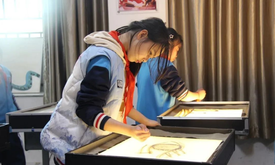 学校思政 | 福州市罗星中心小学:校园美育课程开拓新路径 沙画教学案例获全国一等奖 学校思政 | 福州市罗星中心小学:校园美育课程开拓新路径 沙画教学案例获全国一等奖
